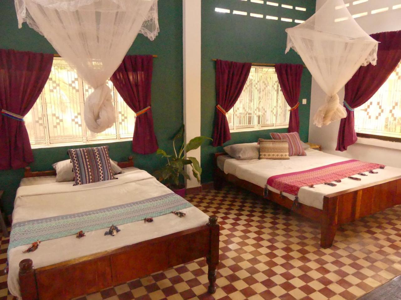 Bed and Breakfast The Playground à Kampot Extérieur photo