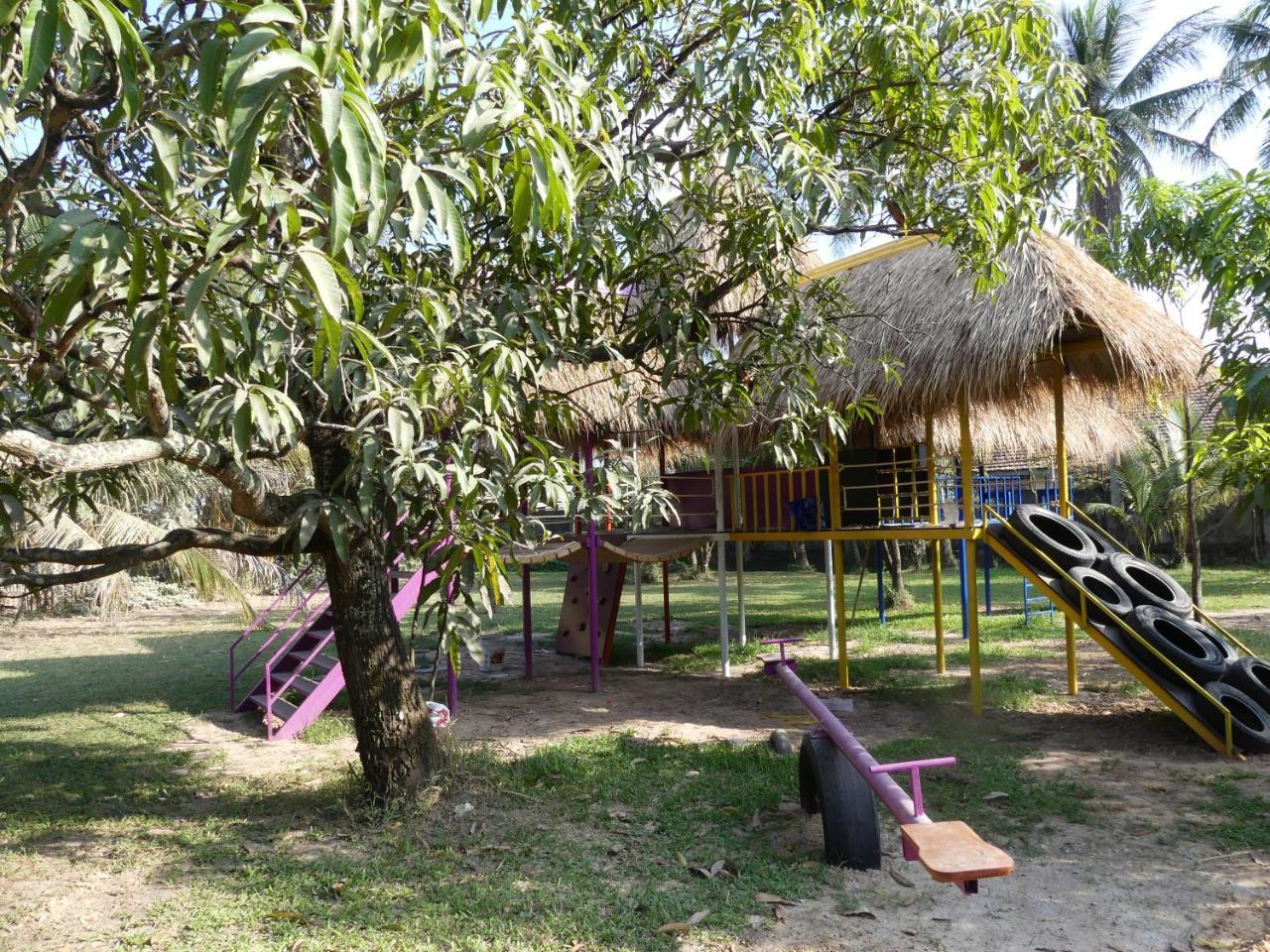 Bed and Breakfast The Playground à Kampot Extérieur photo