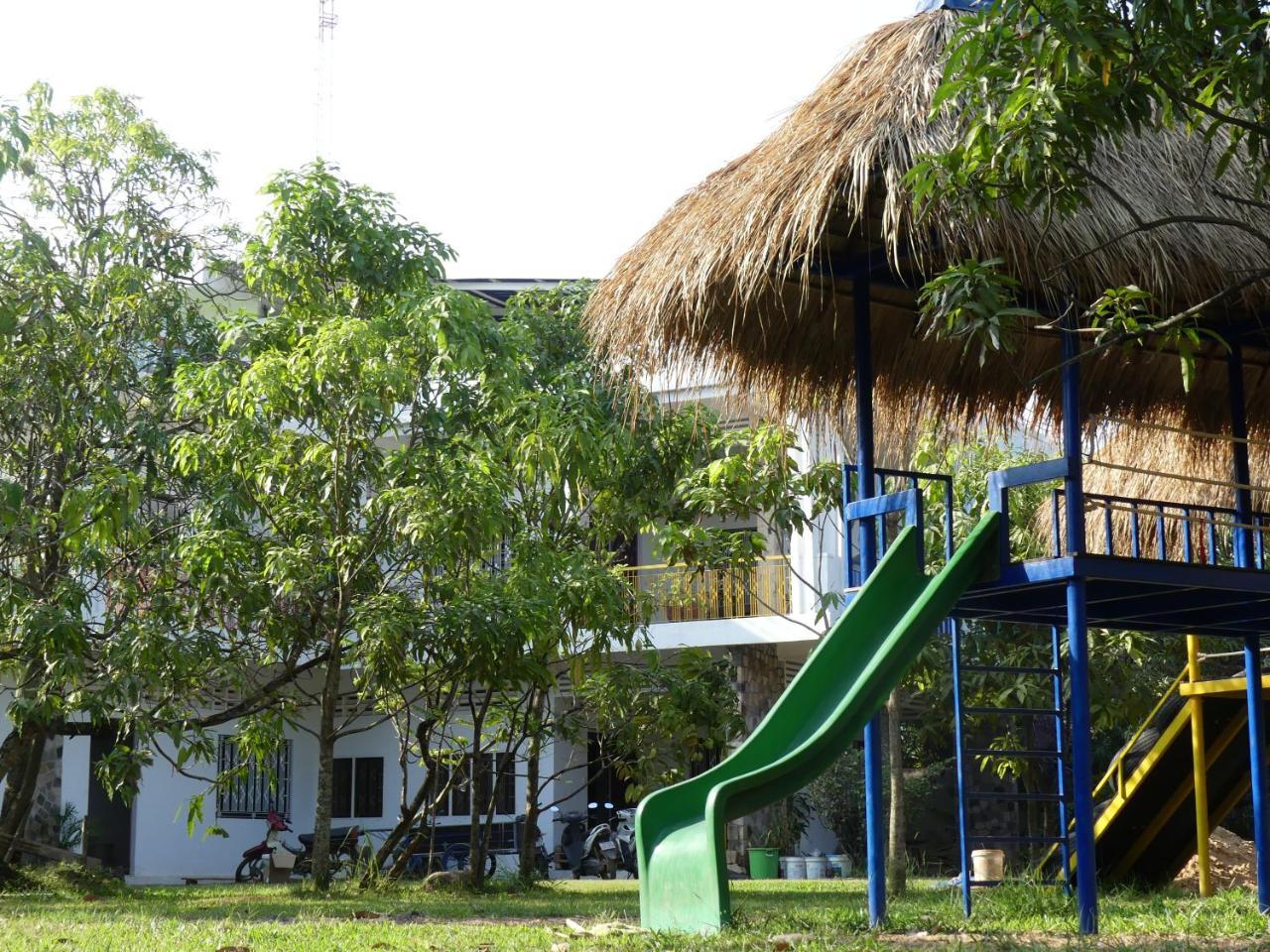 Bed and Breakfast The Playground à Kampot Extérieur photo