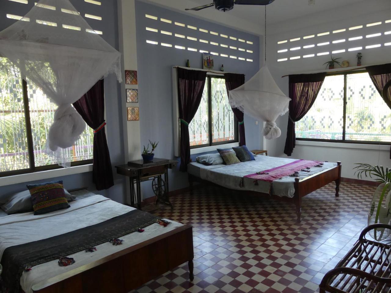 Bed and Breakfast The Playground à Kampot Extérieur photo