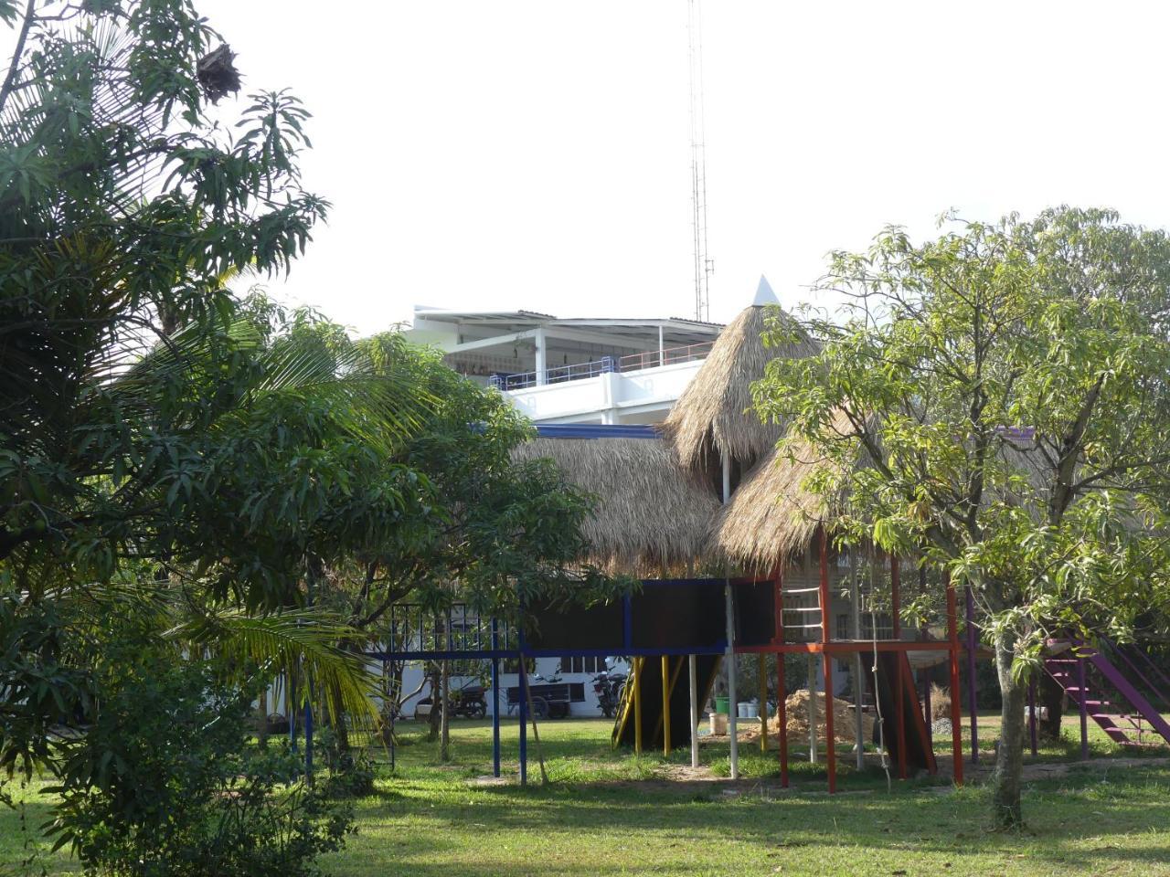 Bed and Breakfast The Playground à Kampot Extérieur photo