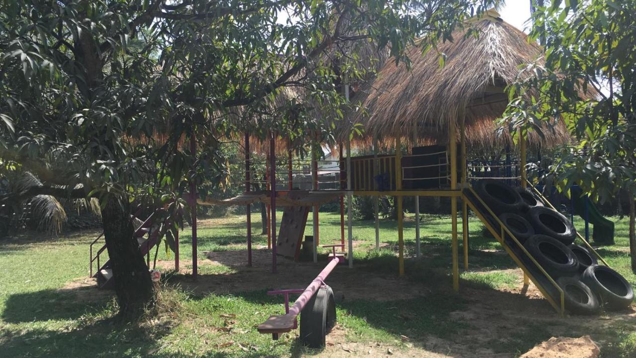 Bed and Breakfast The Playground à Kampot Extérieur photo