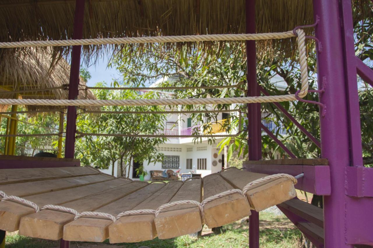 Bed and Breakfast The Playground à Kampot Extérieur photo