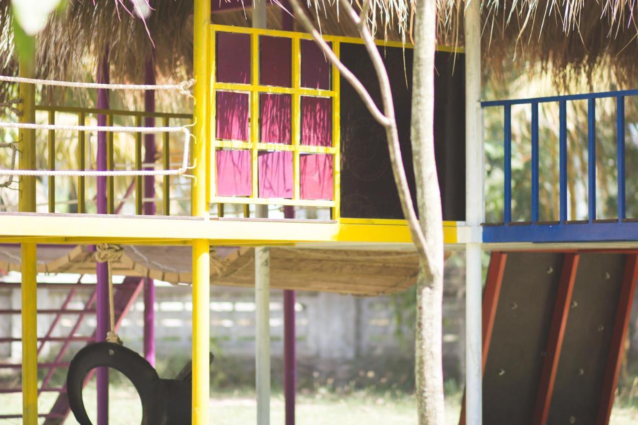 Bed and Breakfast The Playground à Kampot Extérieur photo